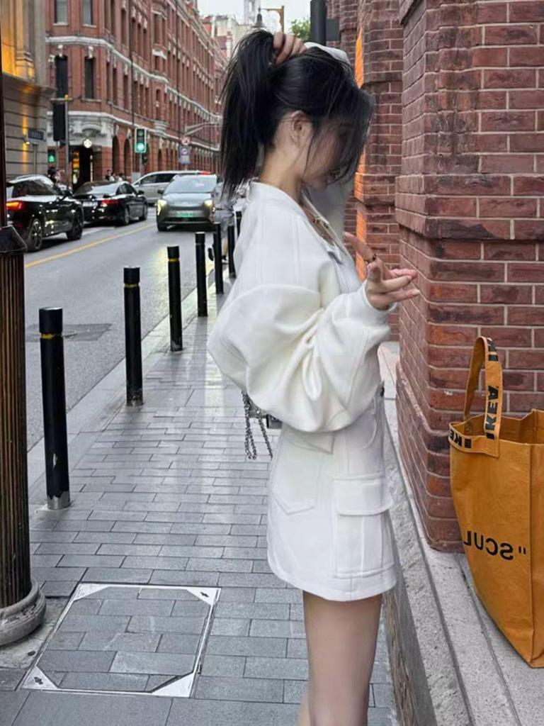 Korean-Style Women's Petite Two-Piece Set: Baseball Jacket & Short Skirt for Spring/Fall