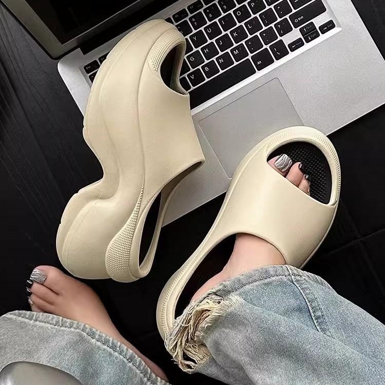 Soft Thick-soled Slippers Women's 2025 New Summer Non-slip Outer Wear Women's Indoor Soft-soled Beach Cool Slippers New
