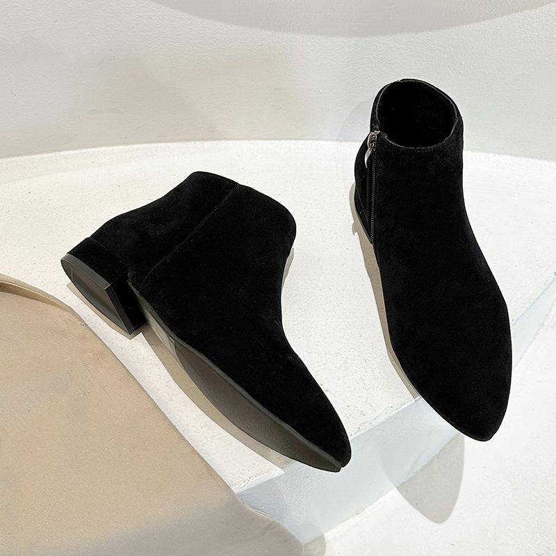 

Европейские и американские короткие женские ботинки 2024 года, осенние одинарные ботинки, новые цветные женские ботинки на среднем каблуке, простые женские ботинки, большие размеры 35-43 43 чёрный