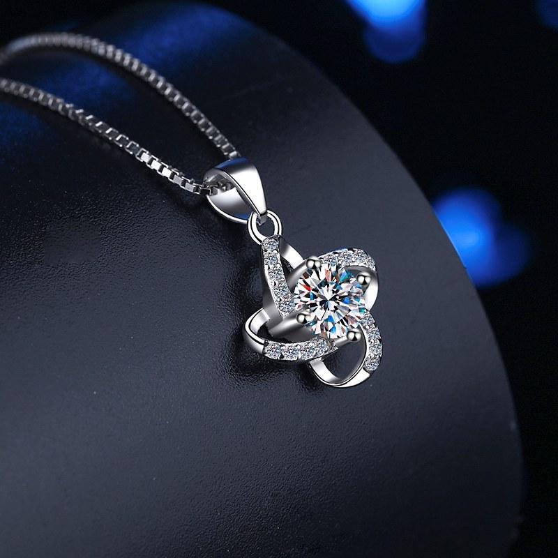 S925 Sterling Silver Necklace Women's Fashion Temperament Versatile Clover Windmill Pendant Premium Clavicle Chain 2026