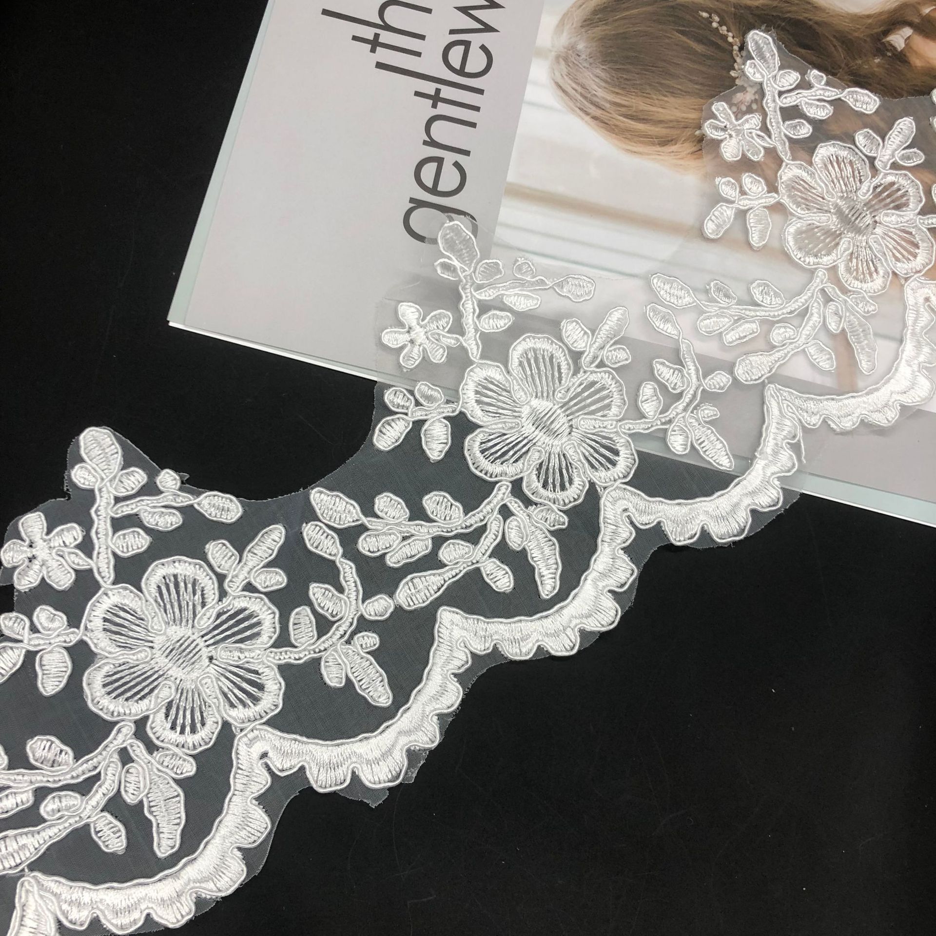 

European Style Car Bone Lace Accessories Gold And Silver Strands Clothing Wedding Dress Skirt Hem Organza Embroidery Lace Accessories Ben White