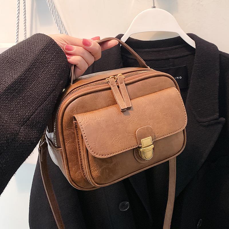 Luxusní dámská kabelka přes rameno z umělé kůže s jedním ramenem pro ženy, vintage styl.