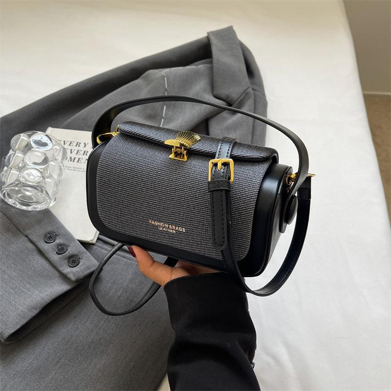 

Fashion Small Square Bag Women s New Versatile Handbag Shoulder Messenger Bag чорний