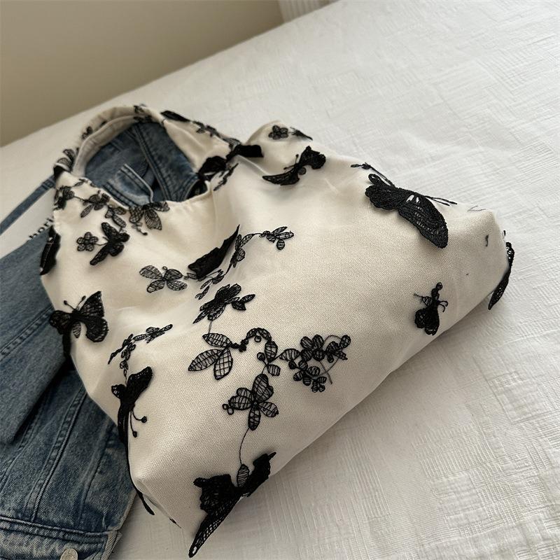 Super Wind Underarm Fashion Bag Women's Three-dimensional Black Butterfly Canvas Bag Leisure Travel Literature and Art Large Capacity