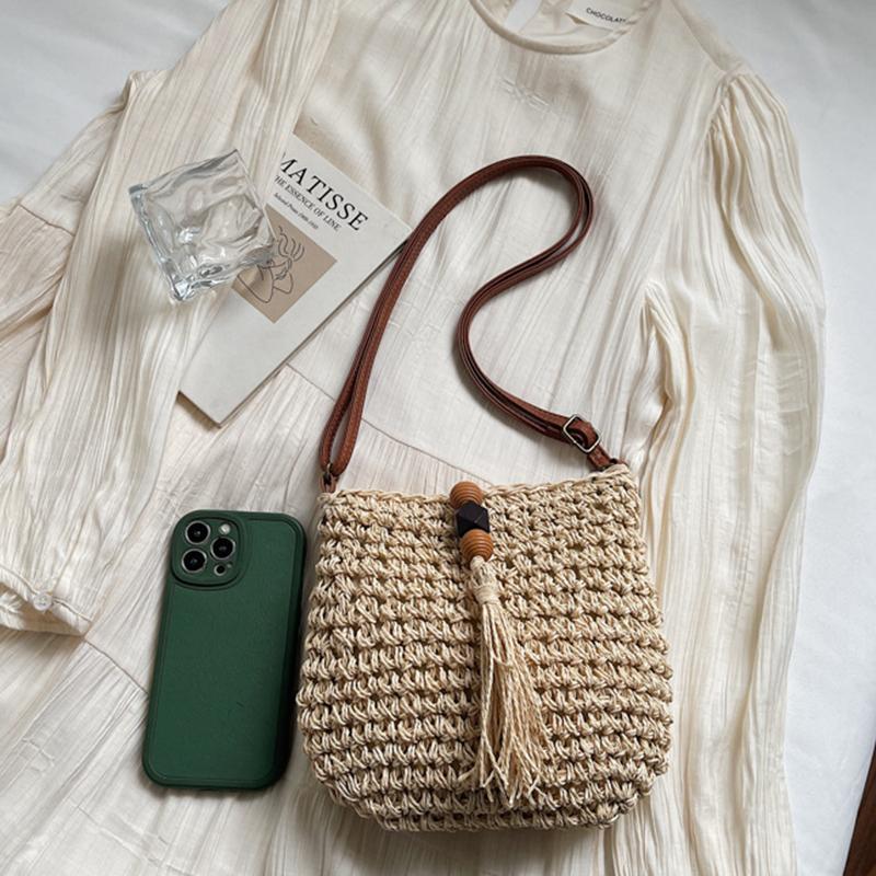 Women Handmade Straw Woven Small Saddle Bag Fashion Crossbody Shoulder Bag Ladies Simple Design Summer Travel Beach Bag CLE