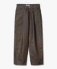 Zero Clean Deep One Tuck Denim Pants [Brown]