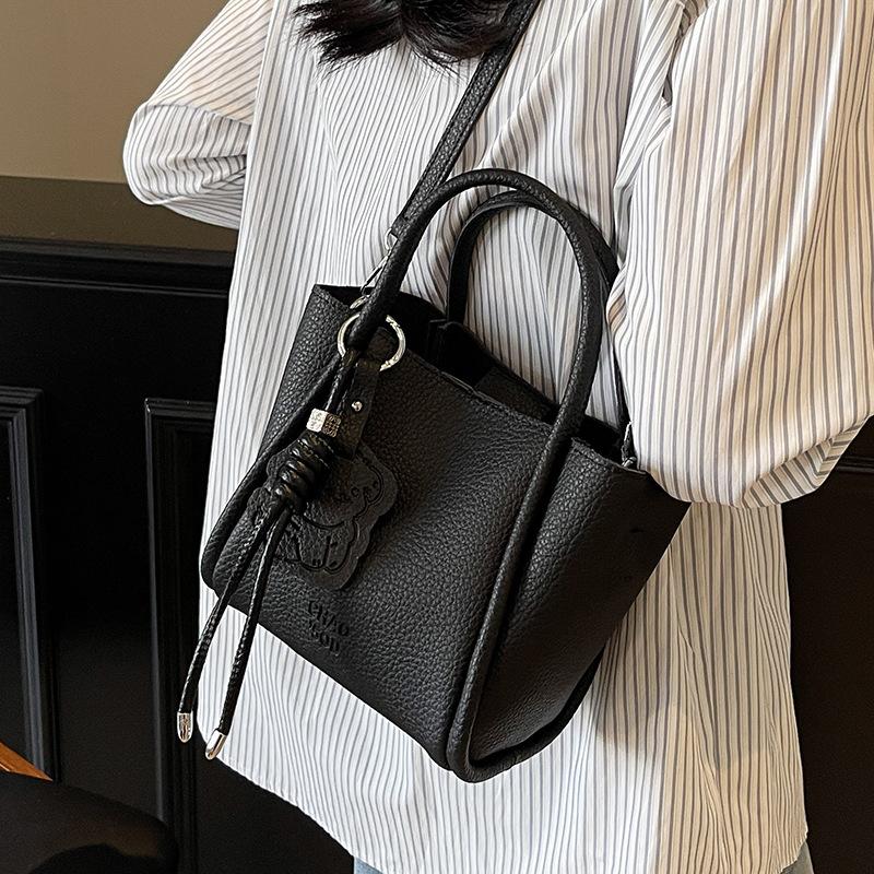 Korean Version Niche Casual Simple Lychee Pattern Portable Bucket Bag Temperament Versatile Commuter Child and Mother Messenger Bag Woman