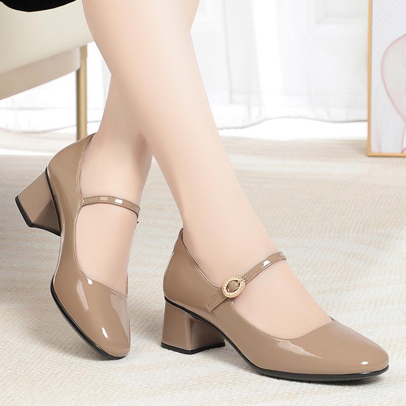Mom Shoes Soft Leather Soft Sole Women's Shoes 2026 New Work Shoes Women's Leather Shoes Spring and Summer One-word Buckle Women's Single Shoes