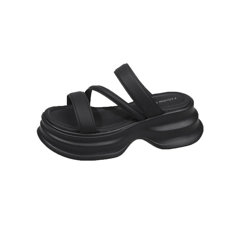 Cool slippers women's summer outer wear 2025 new thick-soled heightening casual matching skirt versatile fashion seaside sandals