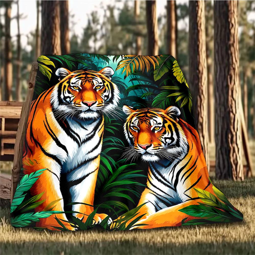 1pc Tiger Print Throw Blanket Polyester Fiber, Lightweight Flannel, Soft & Warm, All Season Use for Outdoor, Camping Digital Print