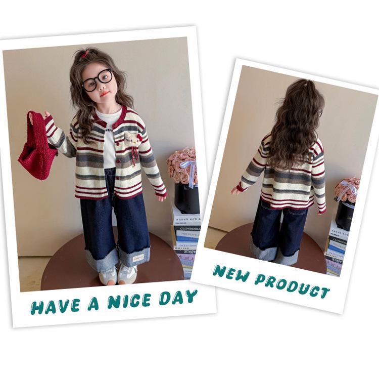 Dívčí pruhovaný pletený kardigan na podzim 2025 - Stylový svetr pro malé až středně velké děti