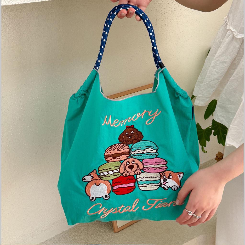 Umhängetasche aus Nylon mit Shiba Inu-Stickerei im japanischen Stil – Vielseitige Umhängetasche mit großem Fassungsvermögen für Damen.