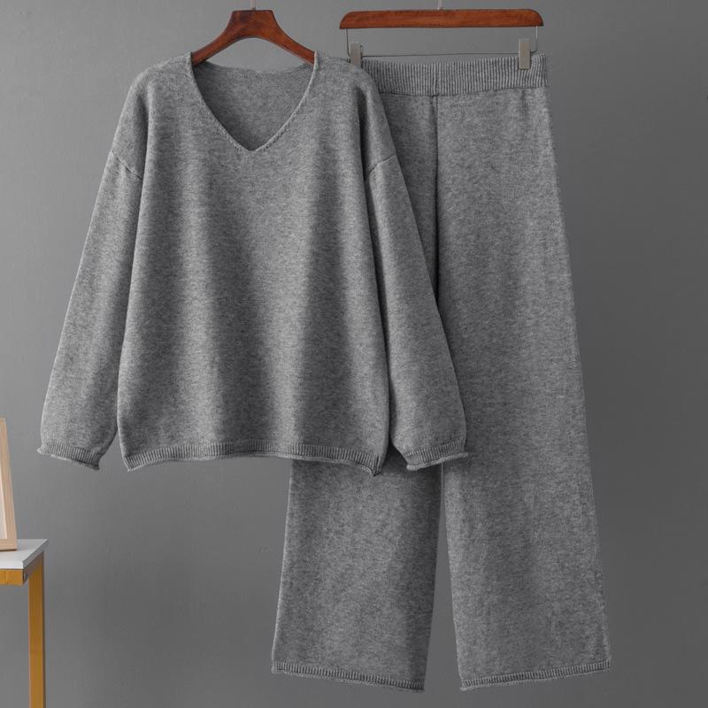 

Европейский и американский однотонный костюм-свитер с V-образным вырезом и высокой талией, 2025: Новый осенне-зимний повседневный костюм-двойка One Size серый