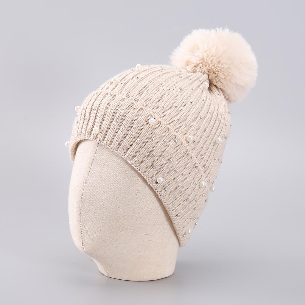 Specially for European and American winter knitted hats, fleece thickened thermal pullover hats, fashionable pearl belt diamond hats