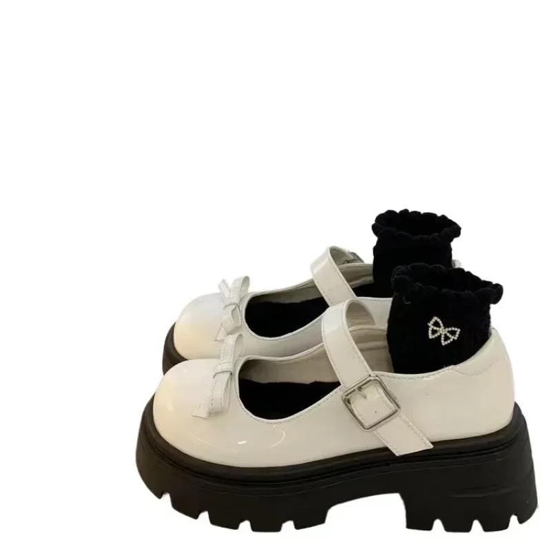 

Мода 2025Туфли для женщин Мода Осень Женские туфли-лодочки Милая Пряжка на одном слове Однотонный Бант-бабочка Средний каблук Водонепроницаемые Туфли Джейн 35 покинуть белый