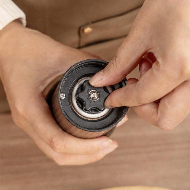 Portable Manual Coffee Grinders Compact Designs Nonrust Steel Burr Adjustable Coarseness For Travels Camping Office Use