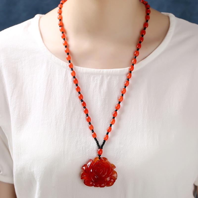 Náhrdelník s jantárovým príveskom v etnickom štýle, retiazka na sveter