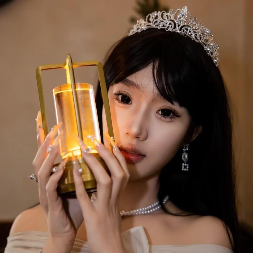 The Crown Headwear of The Princess on The Run The Elegant Korean Girl's Birthday Fashion Show Performance  The Hair Accessory Is Super Ethereal