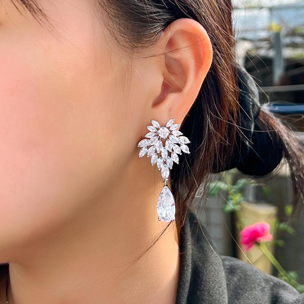 Temperament Light Luxury Long Water Drop Micro-Inlaid Zircon Earrings Full Of Diamonds Floral Celebrity Earrings Dress Wedding Earrings
