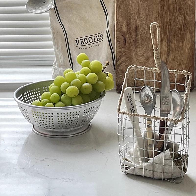Minimalist Nordic Iron Wall-Mounted Bookshelf & Magazine Rack