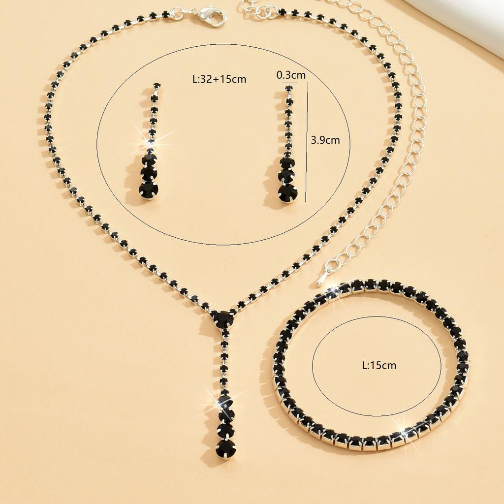 Modisches, schlichtes Schmuckset mit Halskette, Ohrringen und Armband, einreihiger Hochzeitsschmuck.