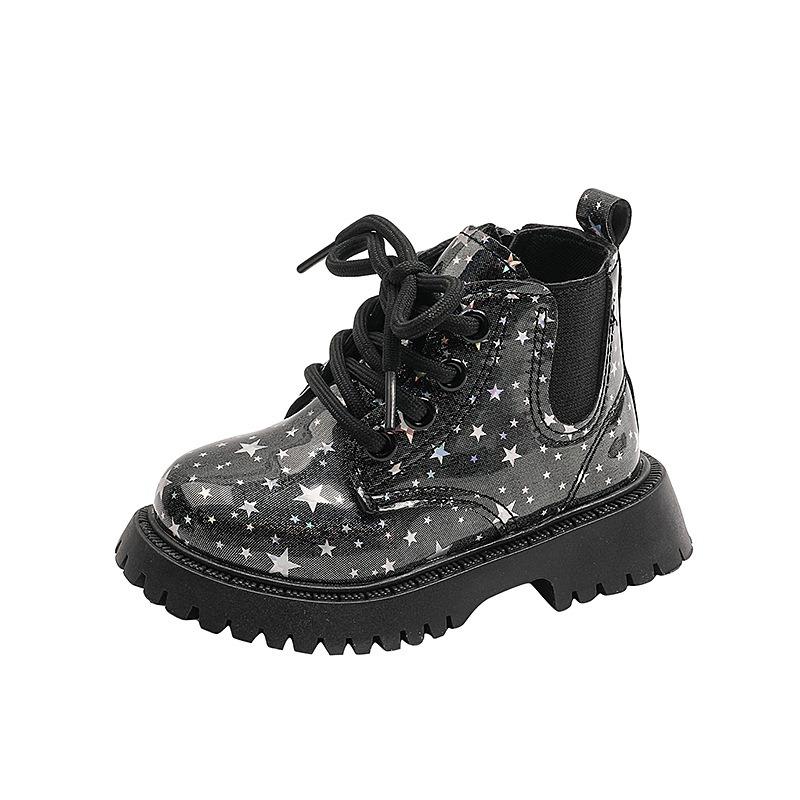 Korte barnestøvler - Lyse og allsidige jentestøvler med myk bunn