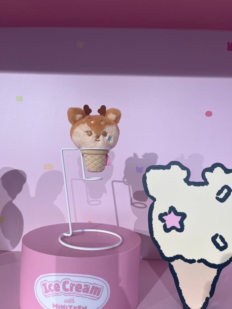 [USED] MINITEEN Pop-Up Ice Cream Face Keyring Joshua