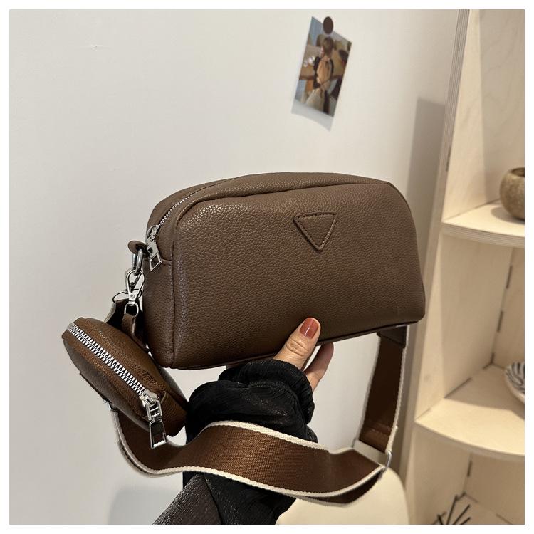 

Модная весенняя сумка кроссбоди 2024: Простой дизайн, материал ПУ, модная женская сумка через плечо темно-коричневого