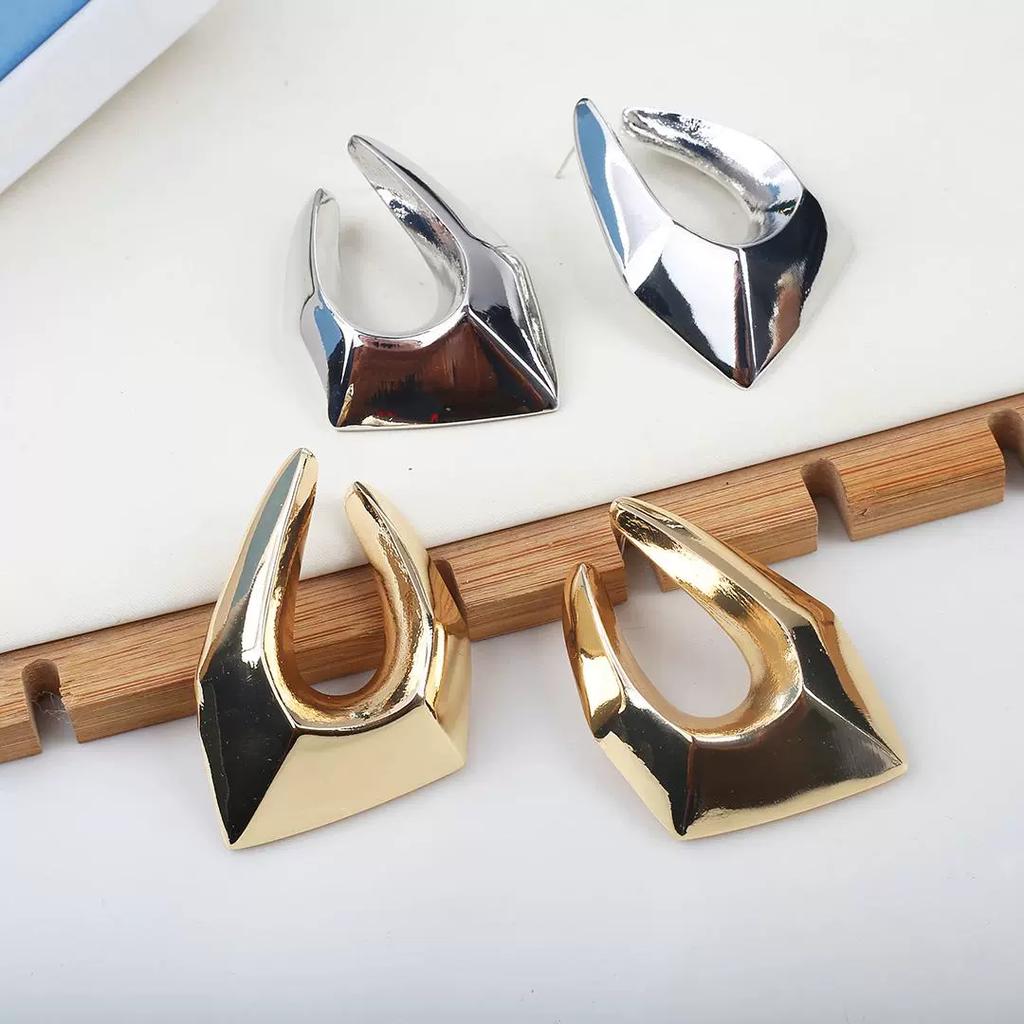 Exaggerated irregular shape geometric metal line earrings triangular rhombus high sense unique retro stud earrings