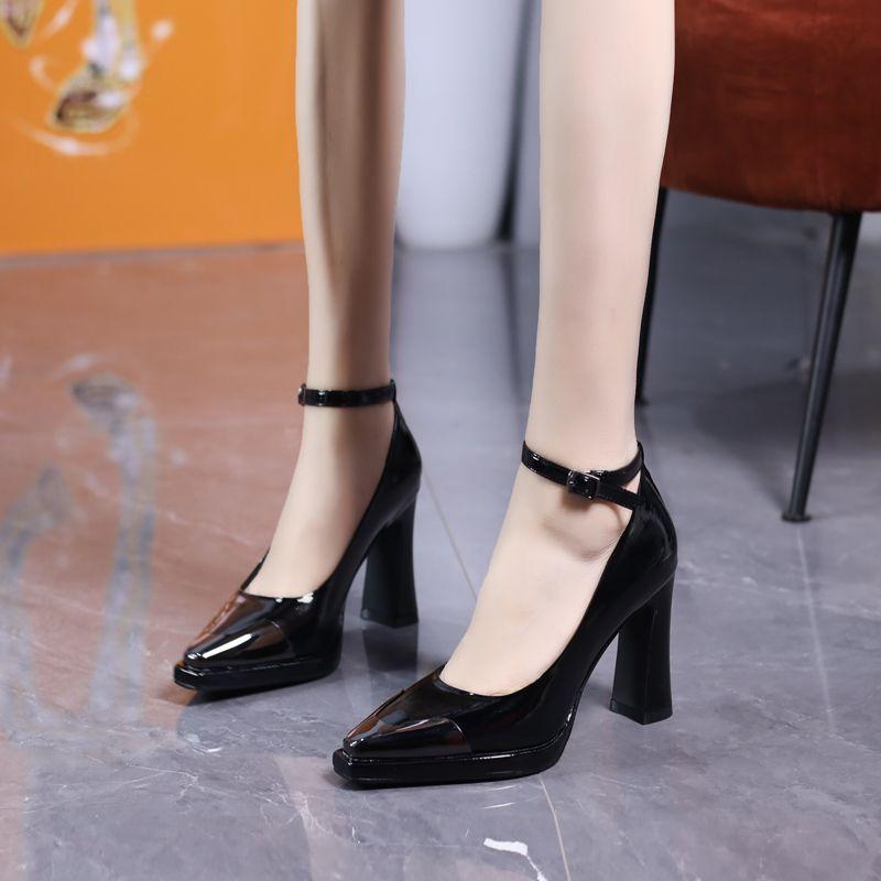 

Metal anti-kick pointed head shallow mouth high heels women s 2025 spring new nude patent leather thick heel one-word buckle strap single shoes 39 чёрный