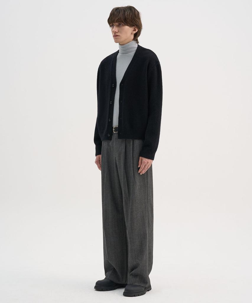 Trip Le Sens [100% Wool] Pure Light 4-Button Crop Cardigan_Black