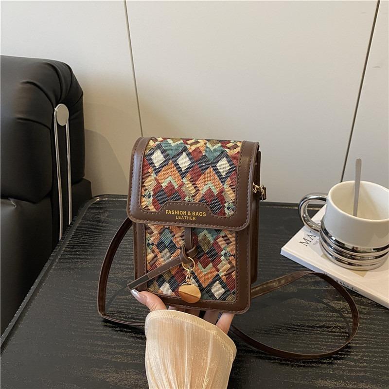 High-end Niche Bag Women's New Retro Messenger Bag Small Square Bag Niche One-shoulder Messenger Bag Women