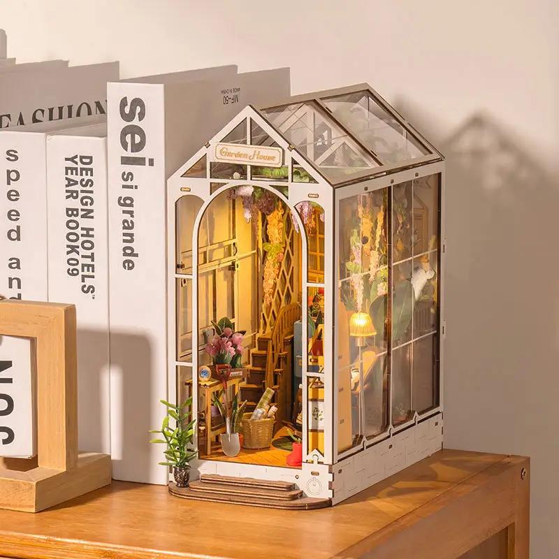 ROBOTIME Rolife 3D Puzzle Holiday Garden House DIY Book Nook Kit TGB06