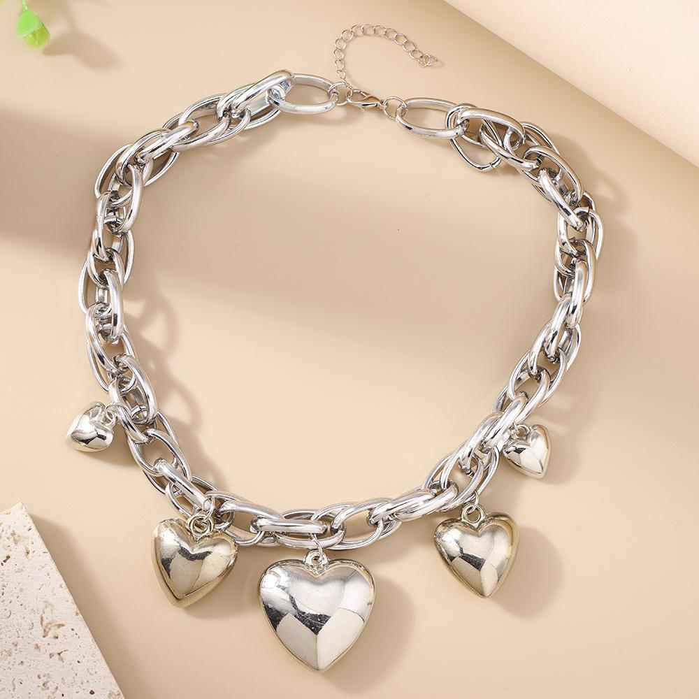 Fashion Metal Love Heart Pendant Necklace for Women Gothic Punk Choker Necklaces Chain Club Party Jewelry Gifts