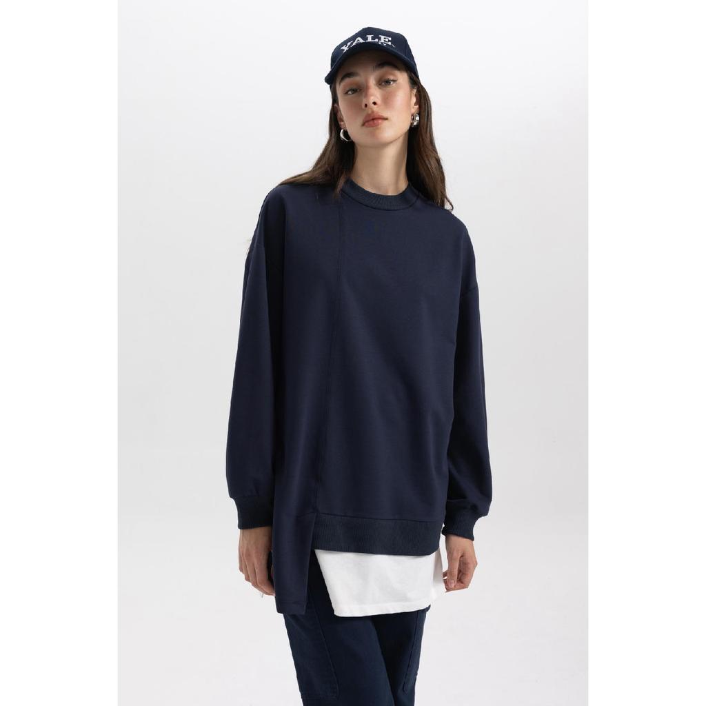 Bluza-tunika z okrągłym dekoltem i regularnym krojem