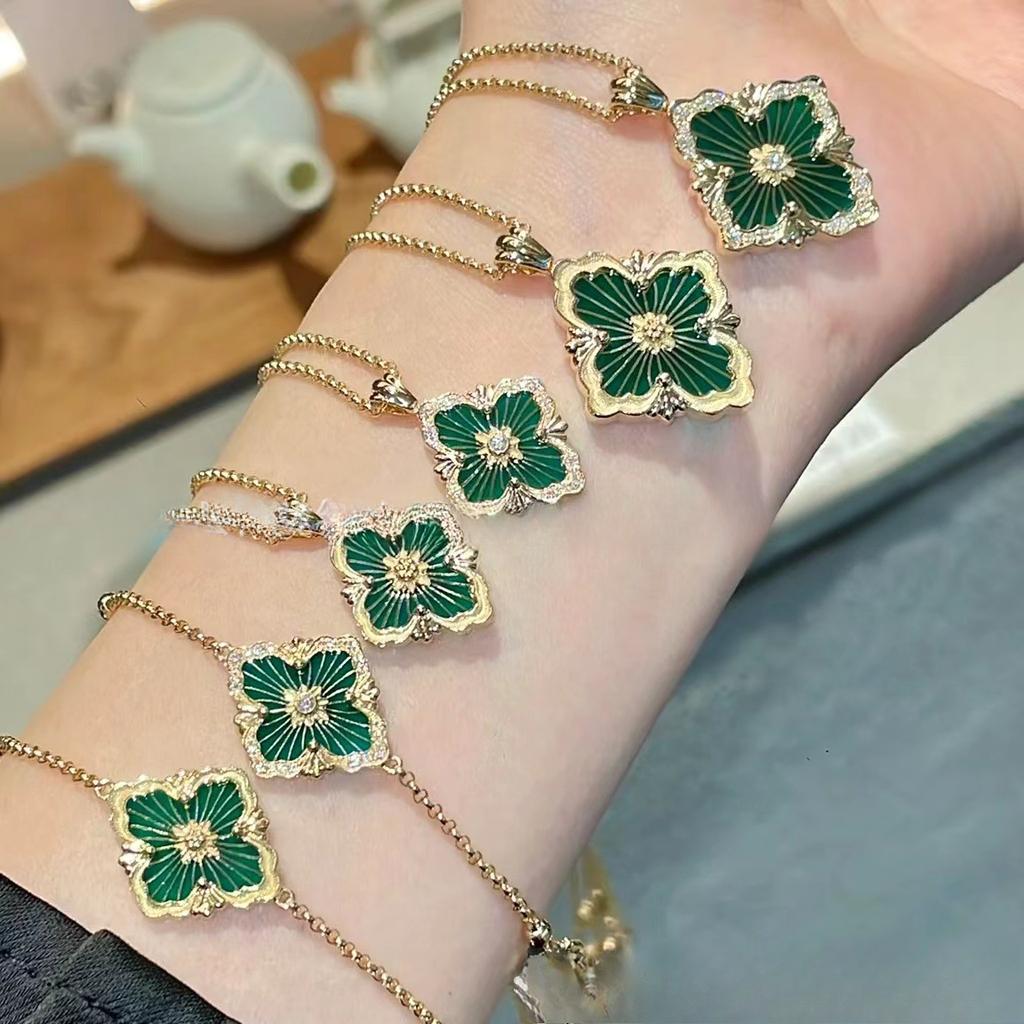 Necklace Light Luxury Craft Four-leaf Clover White Fritillary Agate Women's Pendant