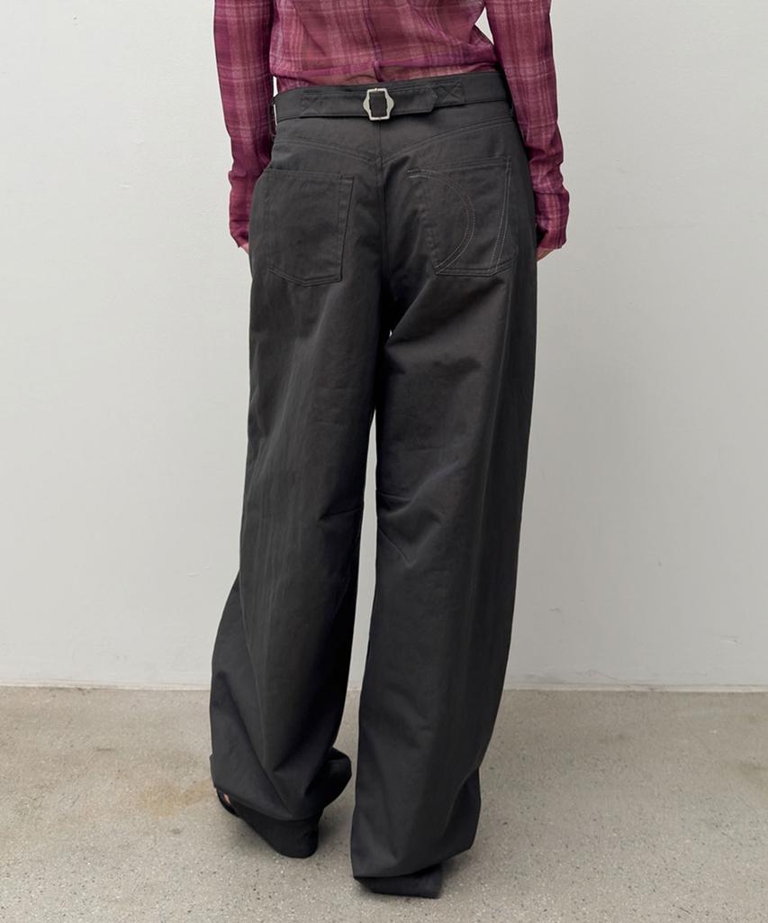 Daiaegeuneol Curved Sturdy Trousers (Dark Grey)