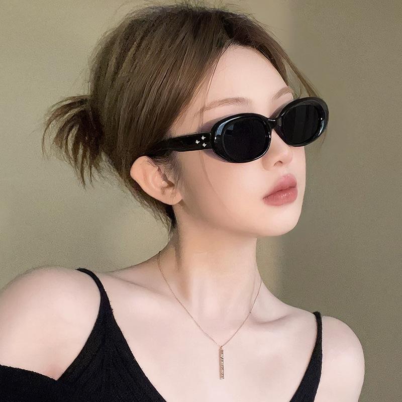 Black Lens Vintage Sunglasses Elegant With