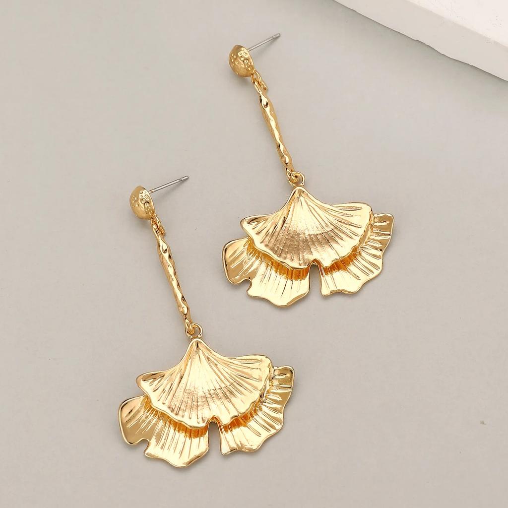 Minimalism Zinc Alloy Ginkgo Leaf Pendant Earrings for Women Vintage Charming Long Earrings High-end Party Zircon Ornament