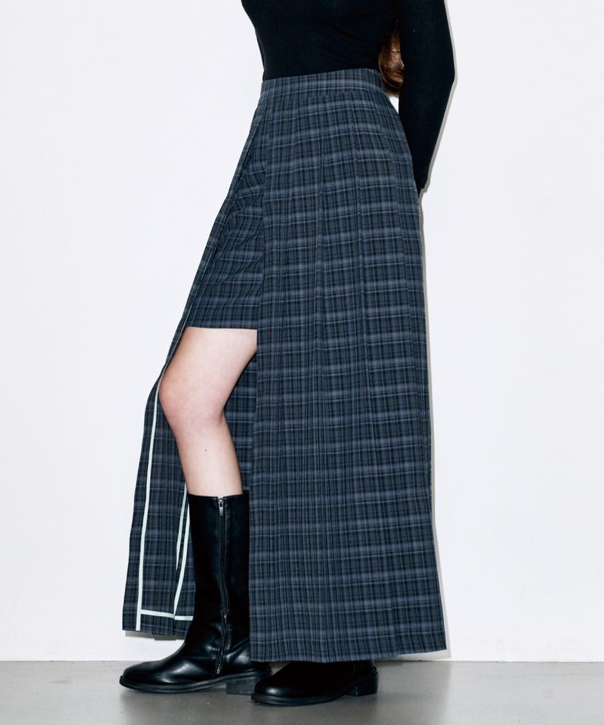 Koldeubeullaengkis Asymmetrical Long Check Slit Skirt Navy