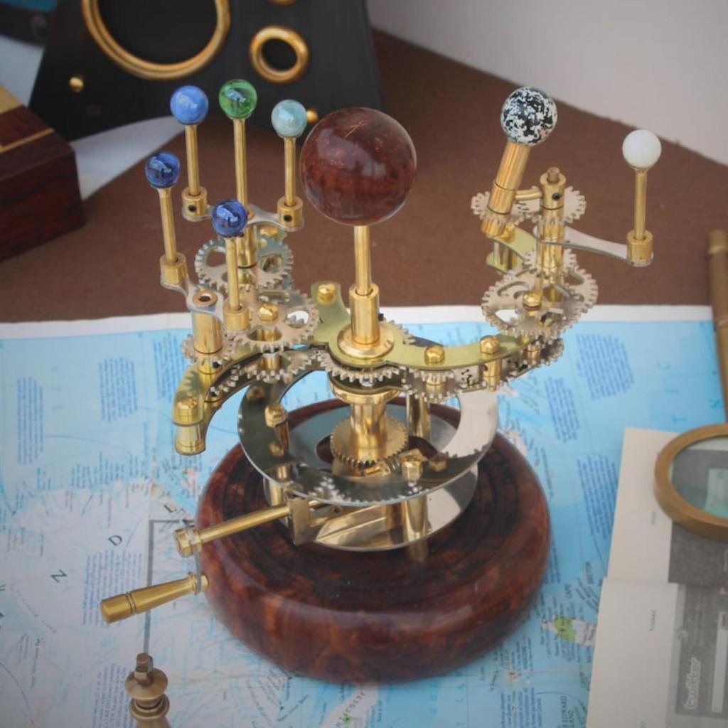 Vintage-Dekor, Sonnensystem, Orrery-Kunst, Meisterwerk, antikes Dekor, ein luxuriöses und einzigartiges Kunstwerk, ein einzigartiges Geschenk für den Ehemann
