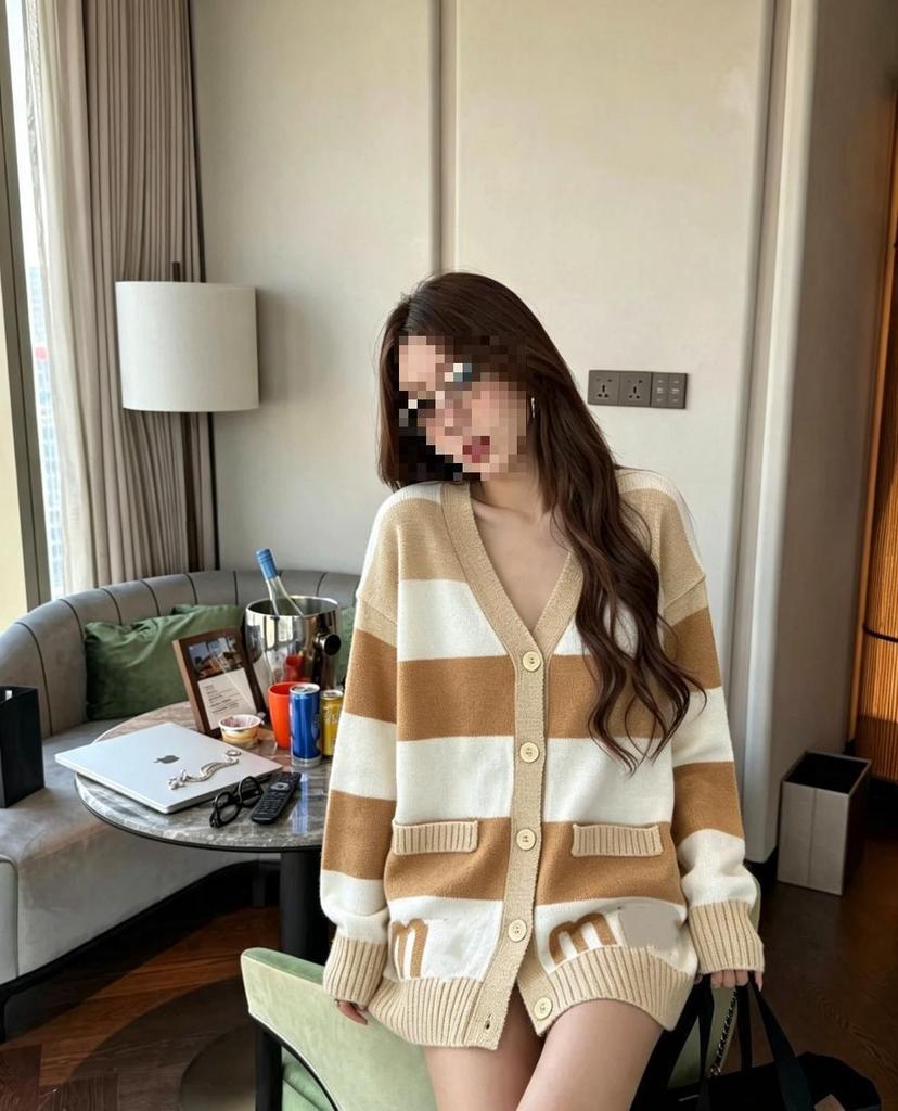 Trendy European Knit Cardigan: High-Quality Autumn/Winter New Arrival with Letter Jacquard and Striped Color Block Design