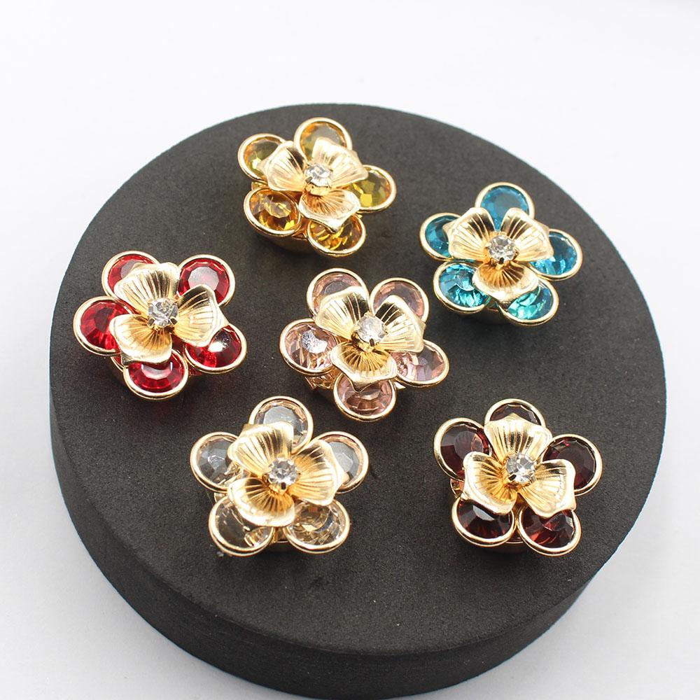 2026 new 23MM high-end temperament style gold retro flower rhinestone French shirt cufflink set simple wedding dress decoration