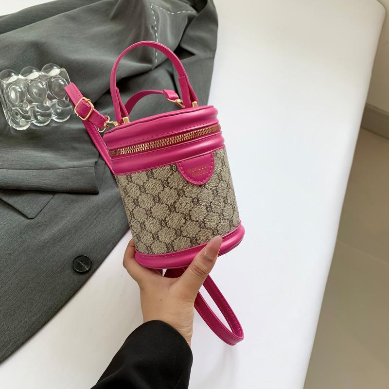 

Проста і модна сумка-відро 2024, літо, нова проста ретро-сумка на одне плече, косий розмах, портативна модна ретро-міська сумка