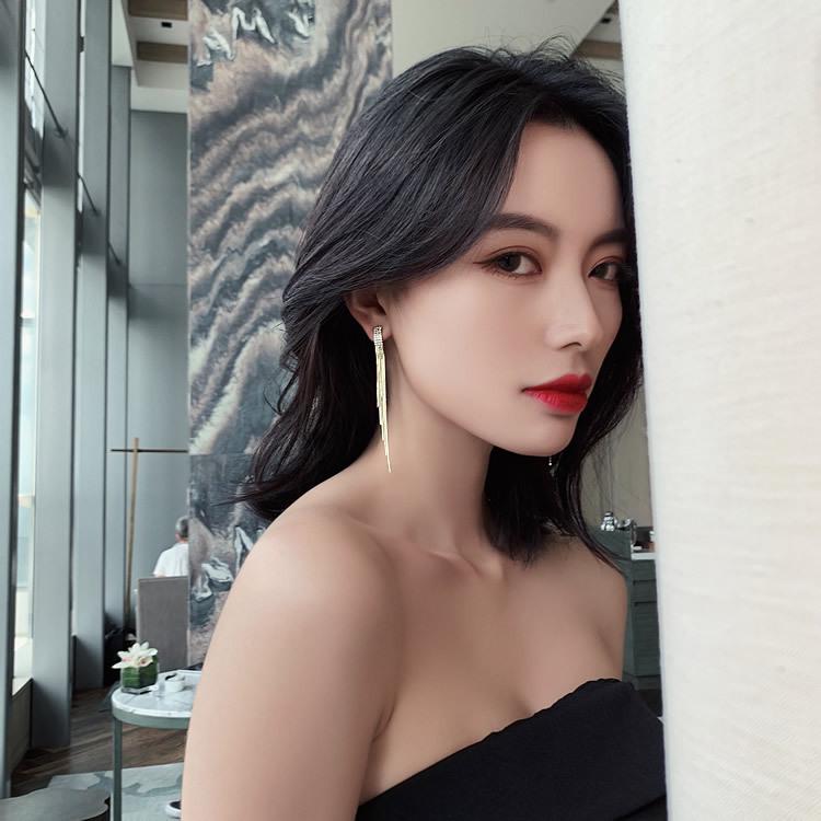 Elegant Rhinestone Metal Tassel Earrings: Stylish and Versatile Fashion for Women