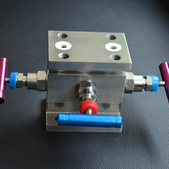 I-Beam Three-Valve Manifold for 3051 EJA DP Transmitter