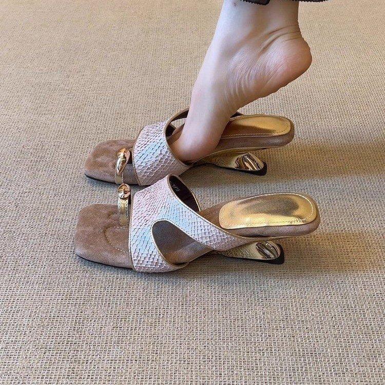 Spot version~ French elegant square head fish pattern set toe special-shaped slope heel fashionable and versatile outer wear open-toed cool slippers