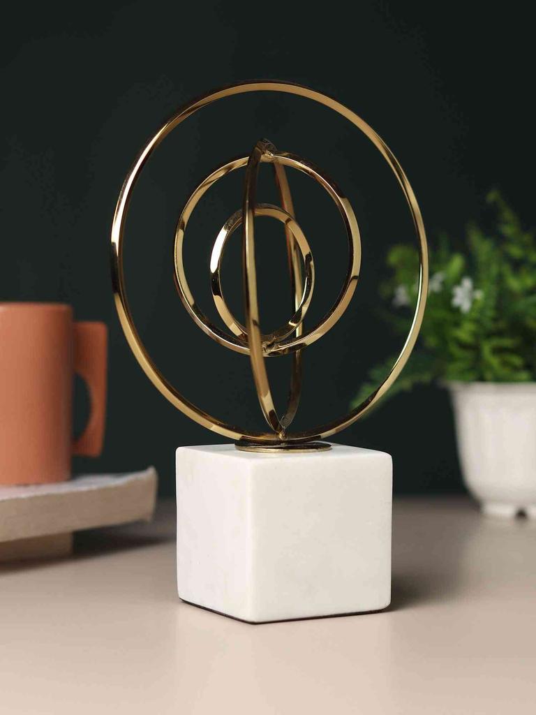 Seamless Circle Ensemble In Gold – Modern Abstract Ring Sculpture for Home Decor | 15 X 8 X 22 Cm