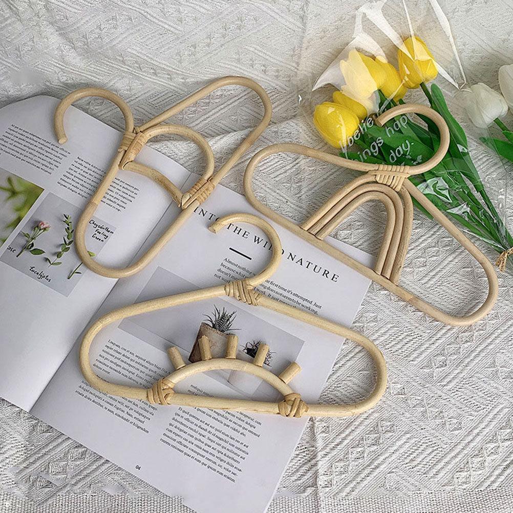 Rattan Childrens Hanger Compact Space-Saving Natural Fiber Hanger for Baby Kids Clothing Dress Skirt Shirt Storage Nursery
