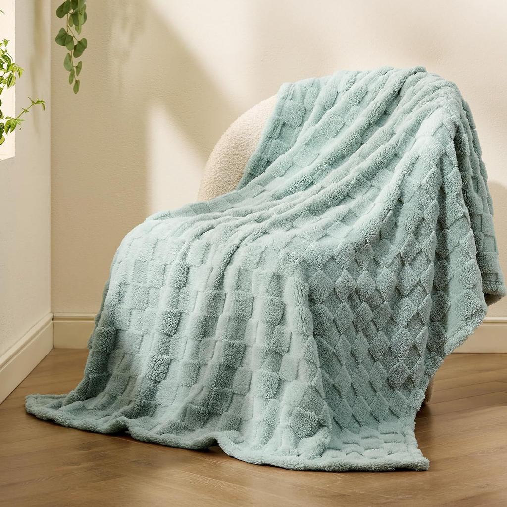 Coral Fleece Blanket Dormitory Sofa Nap Blanket